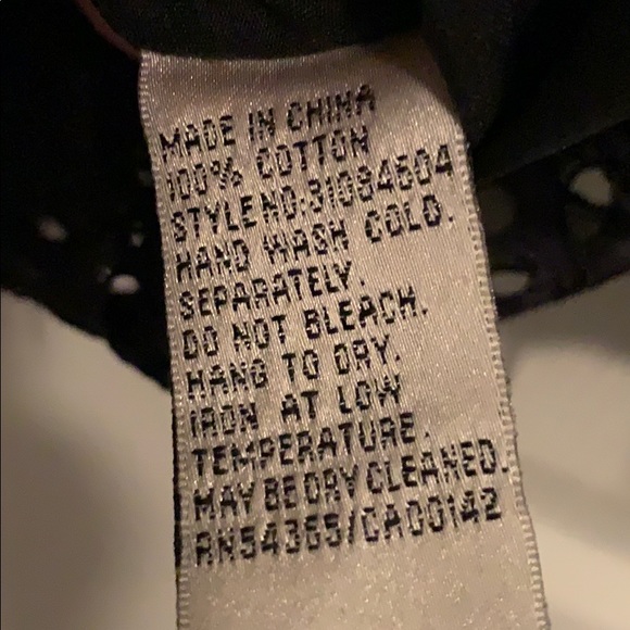 Beautiful navy Nygård button down blouse. - Picture 3 of 3